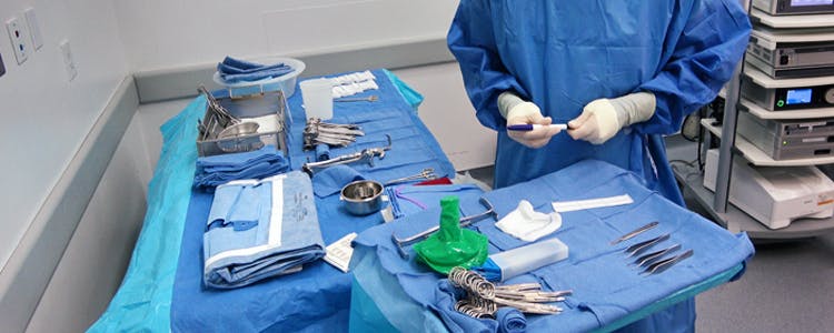 back-table-setup-for-an-open-umbilical-hernia-repair