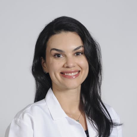 Author Bruna Castro de Oliveira, MD